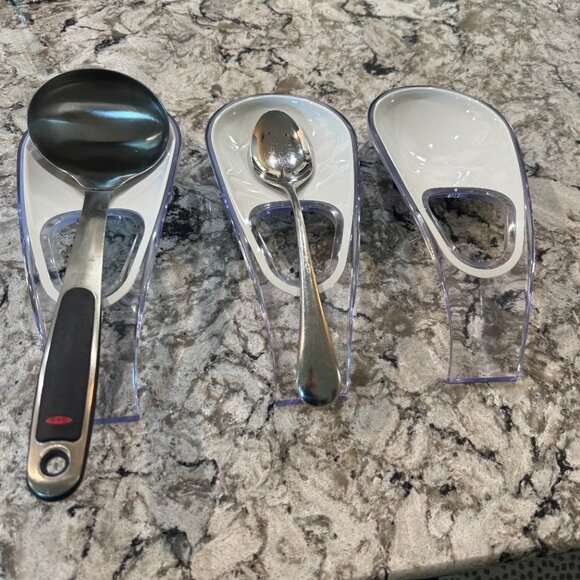 Share Spoon Rest Two Tone By Guzzini, Italian- Durable Acrylic White and Clear - Picture 2 of 5